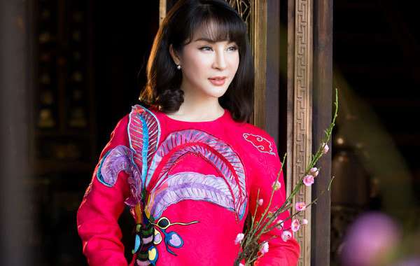 MC Thanh Mai gợi ý 4 mẫu áo dài đón xuân