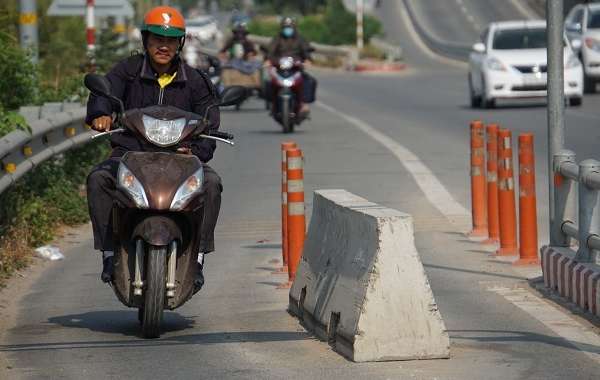 Thanh niên chết giữa đường: Lắp dải bê tông để 'bảo vệ' người đi xe máy
