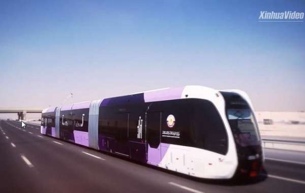 Trung Quốc thử nghiệm xe buýt lai tàu điện trên đường phố Qatar, sẵn sàng đón du khách tới tham dự World Cup 2022