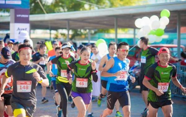 Hơn 5000 VĐV tham dự giải chạy ở phố cổ Hà Nội