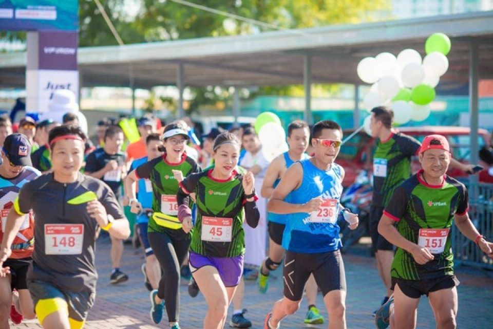 Hơn 5000 VĐV tham dự giải chạy ở phố cổ Hà Nội