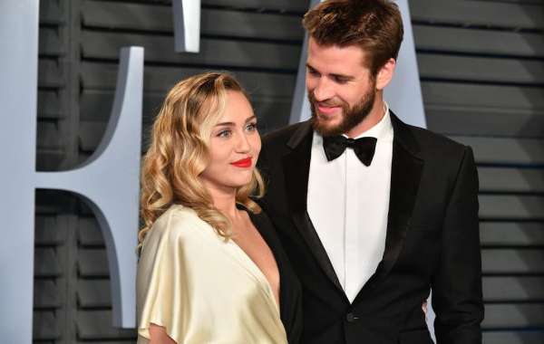 Liam Hemsworth nộp đơn ly hôn Miley Cyrus
