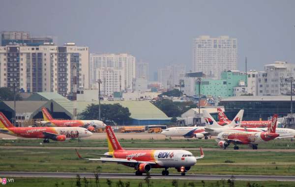Vì sao sân bay Tân Sơn Nhất quá tải?