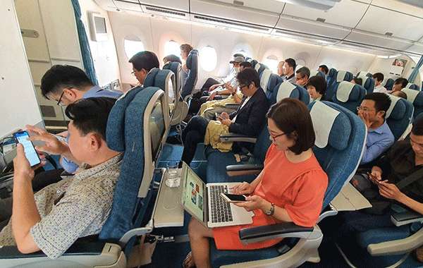 Đi máy bay ở độ cao 3.000m, khách được dùng wifi miễn phí
