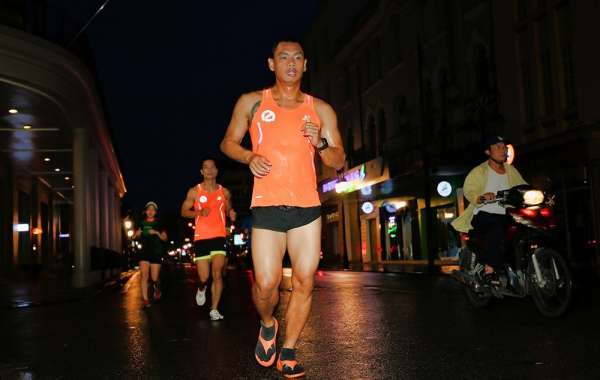 7.000 VĐV dự giải marathon xuyên phố cổ Hà Nội