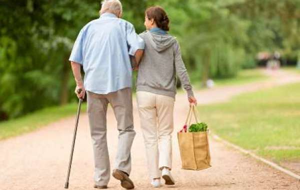 Tốc độ đi bộ chậm tuổi trung niên cảnh báo nguy cơ lão hóa nhanh