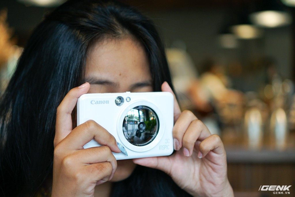 Dùng thử máy chụp in ảnh liền đầu tiên của Canon: gọn nhẹ, thời trang, kết nối được với smartphone để in thêm ảnh - Ảnh 3.
