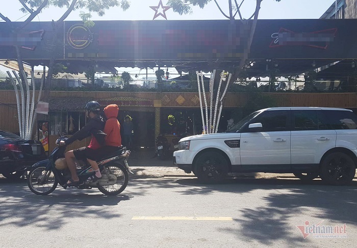 6 thanh niên vác gậy sắt lao vào quán nhậu ở Đà Nẵng đập phá