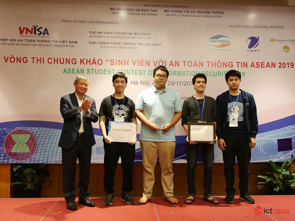 Sinh viên Đại học Công nghệ đoạt ngôi Vô địch cuộc thi 