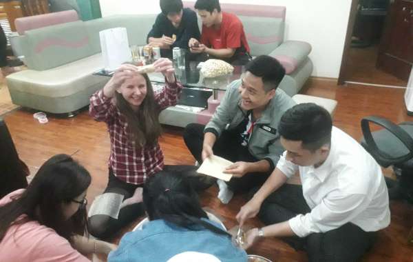 Bữa tiệc 3 trong 1 tại văn phòng SJ Việt Nam