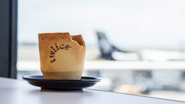 Ly cà phê ăn được có mặt trên chuyến bay của New Zealand