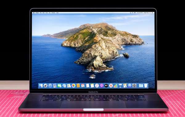 Người dùng phàn nàn vì MacBook Pro 16 inch mới bị lỗi loa và màn hình