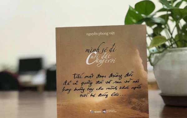 Nhà thơ Nguyễn Phong Việt ra mắt tập thơ 'Mình sẽ đi cùng trời cuối đất'