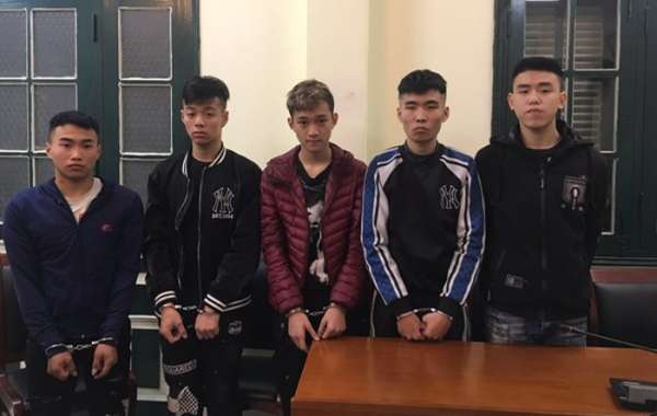 Bắt nhóm thanh niên mang phóng lợn gây 4 vụ cướp ở Hà Nội