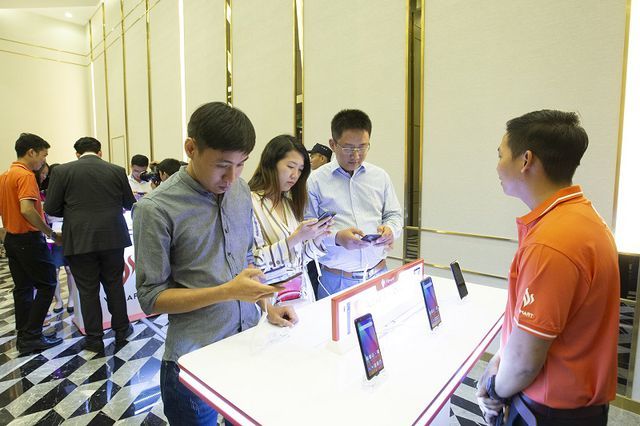 Cú sập của Huawei, smartphone giá rẻ 3 triệu được thời bùng nổ