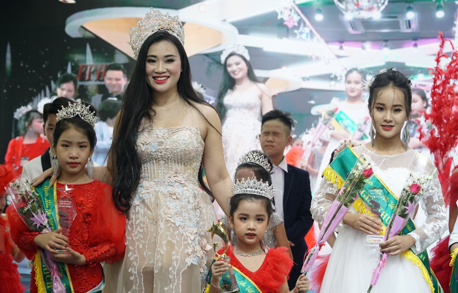 Nguyễn Huy Việt giành ngôi quán quân mẫu nhí Model kid Vietnam 2019