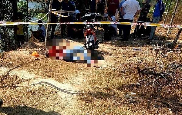 Thanh niên nghi bị sát hại, gục chết cạnh xe máy ngày mùng 4 Tết