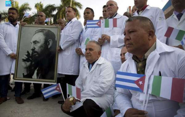 Cử bác sĩ ra nước ngoài chống Covid-19 - chiến lược lợi hại của Cuba