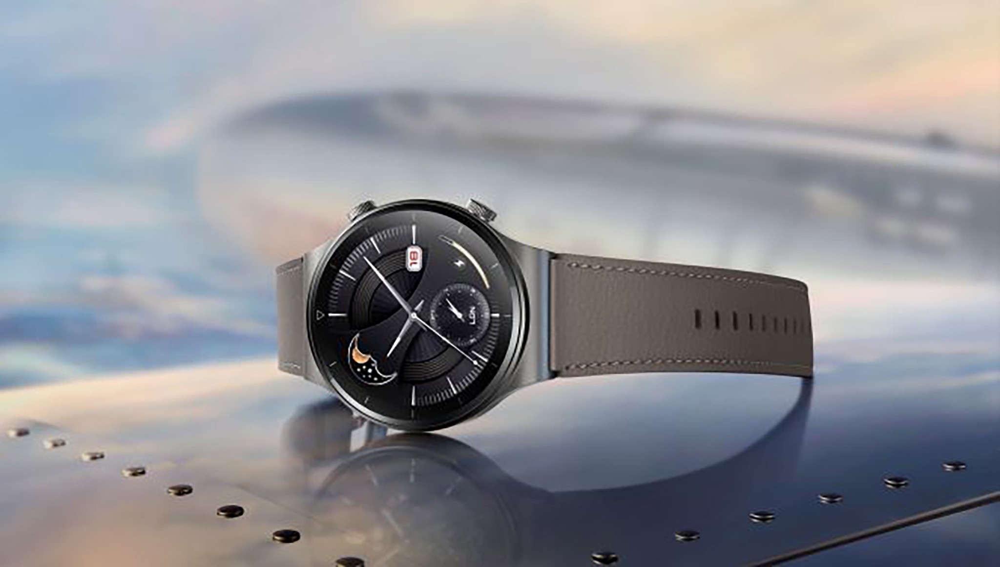 Huawei Watch GT 2 Pro ra mắt: Hoàn thiện cao cấp, nhiều chế độ luyện tập, pin 2 tuần, giá từ 8.99 triệu đồng - Ảnh 1.